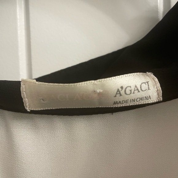 A’gaci Medium Black and White Long Sleeve Sheer Top - Picture 2 of 6